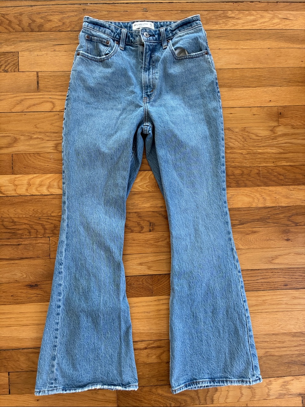 Abercrombie Vintage Flare High Rise Jean 27 Short Curve Love Stretch Medium Wash